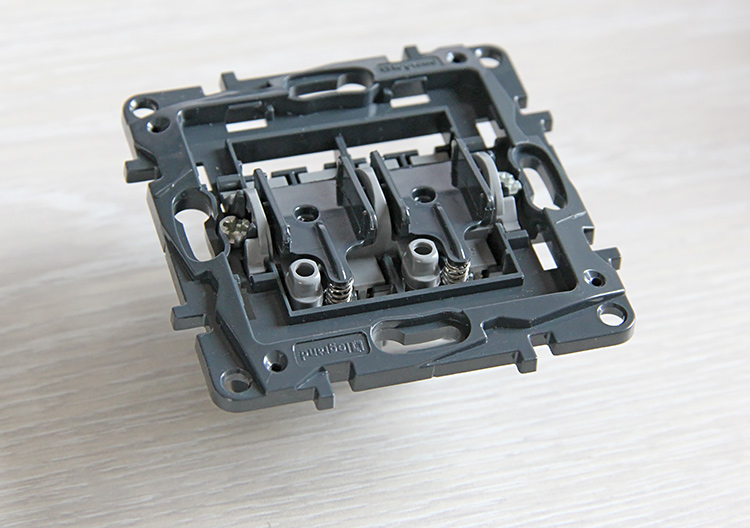 ��������� �������� � Legrand Etika � Structura